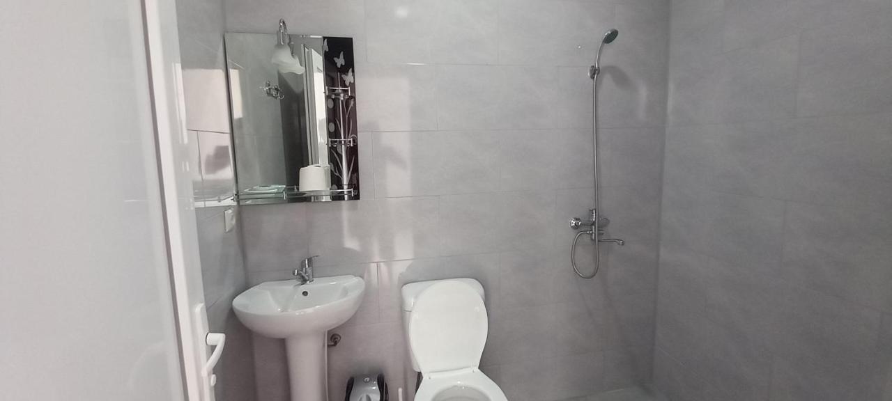 Guest House Marineza โกนิโอ ภายนอก รูปภาพ